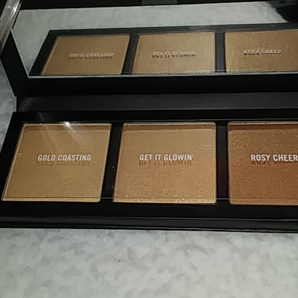 M-A-C - Picture 2 of 2